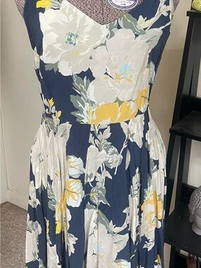 GAP Navy Floral Midi Dress with White and Yellow Blooms Skater